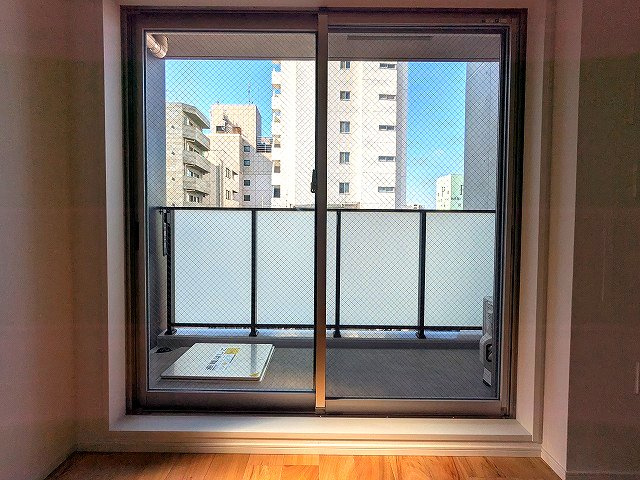 ライトハウス元浅草の設備|7F眺望、防音性・防犯性・遮熱効果の高いペアサッシの窓です