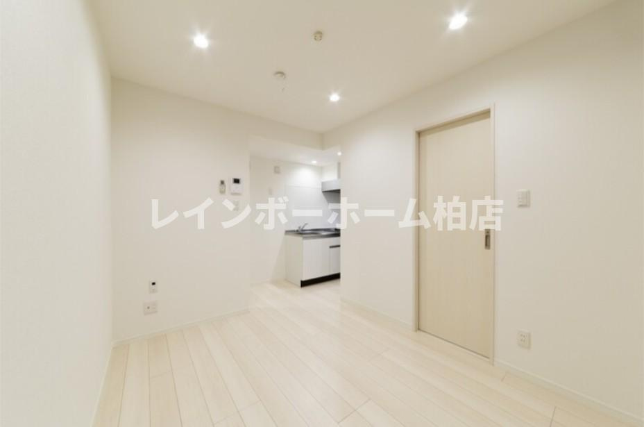 特典：仲介手数料が無料です!!の居間・リビング|おしゃれな居間です