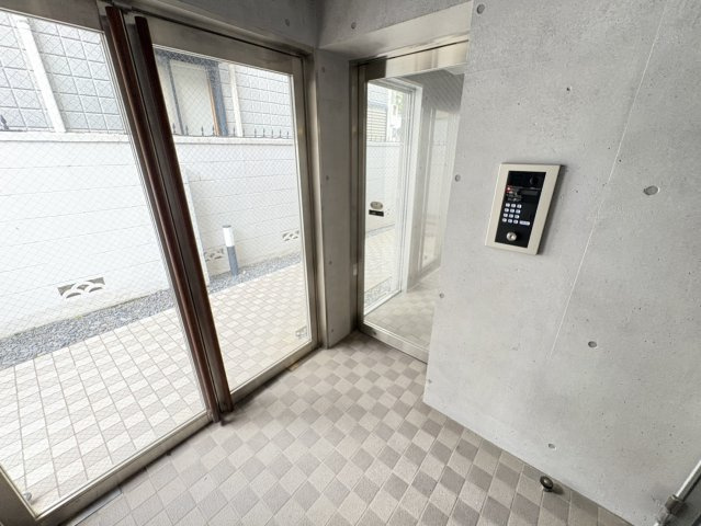 ザ・ヒルズ・市川のエントランス