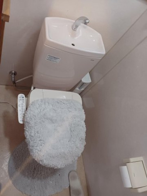 【トイレ】 | 枚方市黄金野2丁目　戸建 | トイレになります。