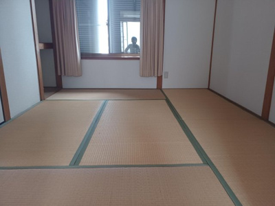 【和室】 | 枚方市黄金野2丁目　戸建 | 2階和室になります。
広さは6畳ございます。
非常に綺麗な状態です。