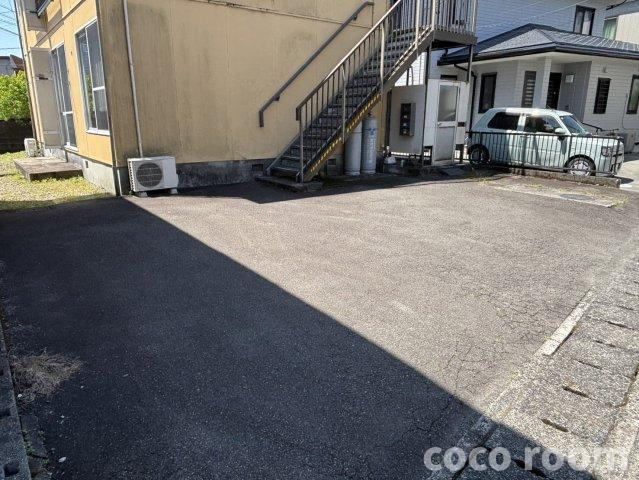 コーポふたばの駐車場