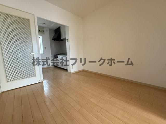三鷹市北野２丁目の賃貸マンションの居間・リビング