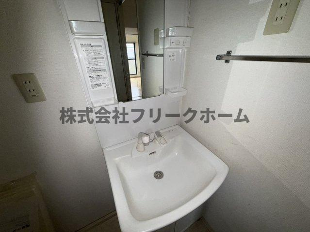 三鷹市北野２丁目の賃貸マンションの洗面所