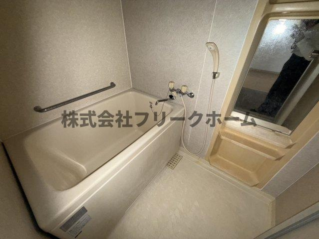三鷹市北野２丁目の賃貸マンションの浴室
