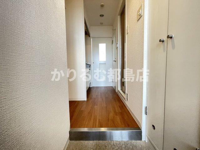 楠青山ビル別館の玄関