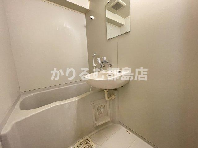 楠青山ビル別館の浴室