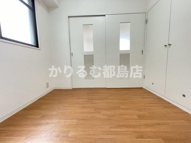 楠青山ビル別館の居間・リビング