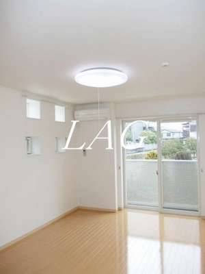 【居間・リビング】 | エターナルⅤ | 洋室のお部屋です。