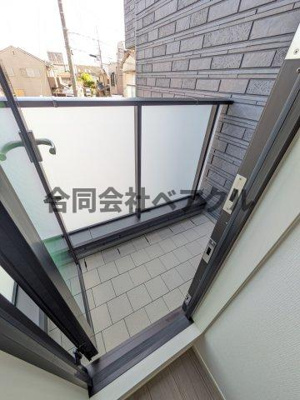 【バルコニー】 | ベルリード桂 | 暖かな日差しのふりそそぐバルコニー
