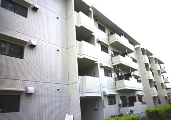 ファミール豊明の外観