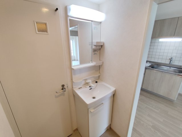 関口ビルの独立洗面台