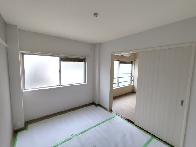 関口ビルの洋室
