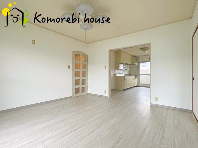 東新井団地23号棟の居間・リビング|ゆったり過ごせる居間です