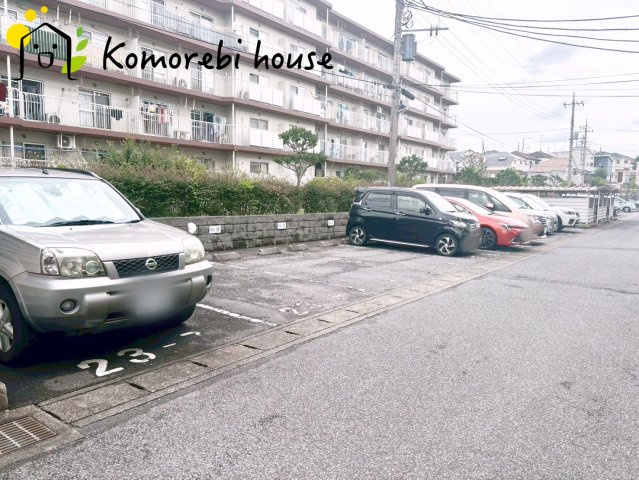 東新井団地23号棟の駐車場|駐車場の用意があります