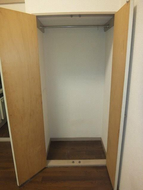 相模原市南区相南３丁目のアパートの収納
