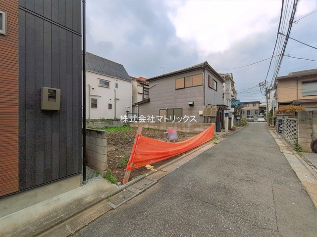 板橋区徳丸6丁目　生活快適エリア　整形地×建築条件なし　限定1区画の前面道路含む現地写真