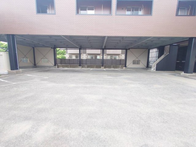 【駐車場】 | 則貞国道沿い店舗