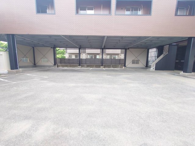 【駐車場】 | 則貞国道沿い店舗