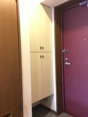 アトラス大町　の玄関