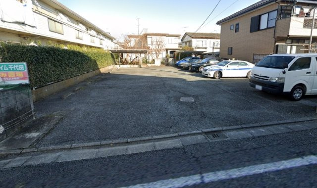 シティハイム千代田の駐車場