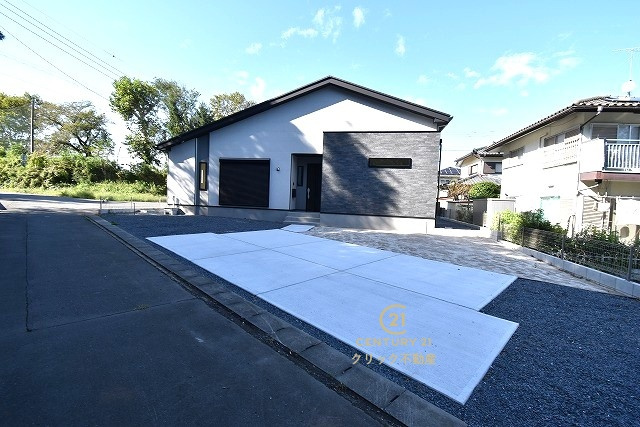 ケイアイフィット　ひたちなか市大成町　3期 　限定1棟！の駐車場|駐車場は十分なスペース。ご家族それぞれが車をご所有の場合や、来客の際も安心です。
内覧可能です。ご予約はHPから、またお電話でもお気軽にどうぞ。
