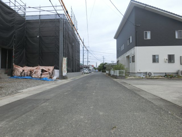 小城市三日月町樋口第4 1号棟の前面道路含む現地写真|前面道路含む現地写真です