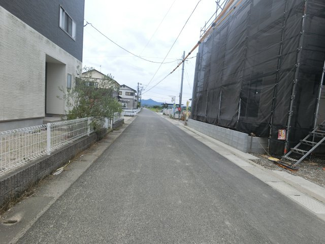 小城市三日月町樋口第4 1号棟の前面道路含む現地写真|前面道路含む現地写真です