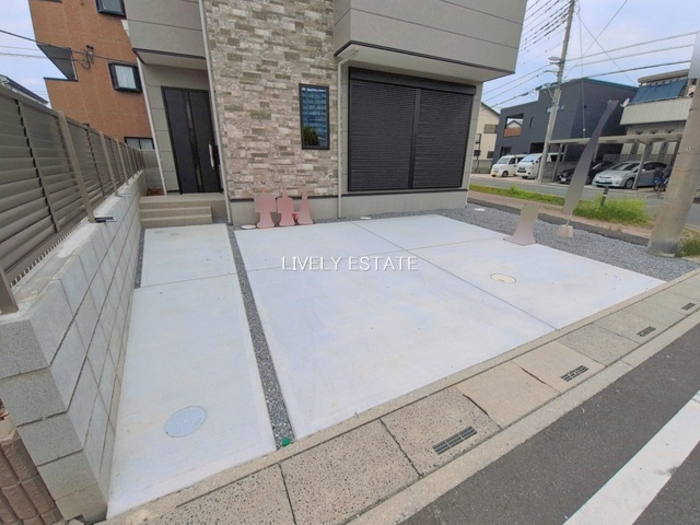 草加市長栄2丁目 新築分譲住宅 全3棟 1号棟の駐車場