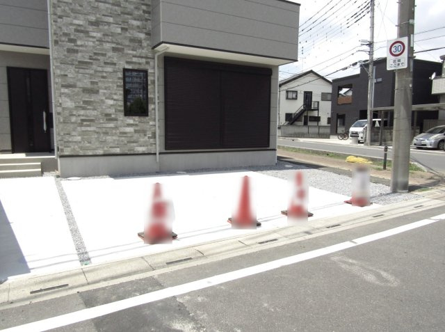 草加市長栄2丁目 新築分譲住宅 全3棟 1号棟の駐車場