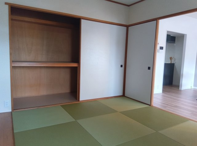 愛宕山ビューハイツの和室