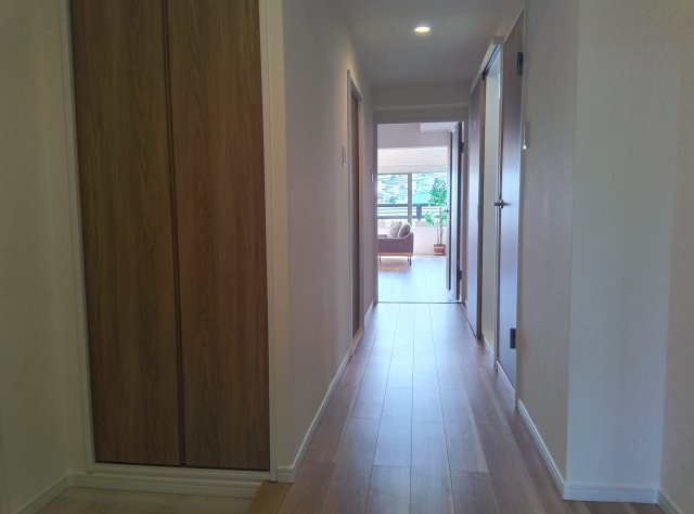 愛宕山ビューハイツの玄関
