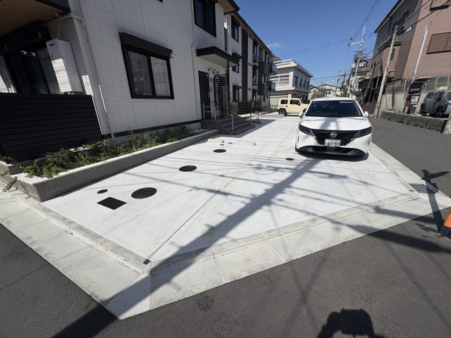 アレ・デ・フルール西向日駅前　南棟の駐車場