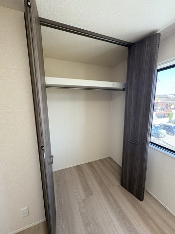 アレ・デ・フルール西向日駅前　南棟の収納