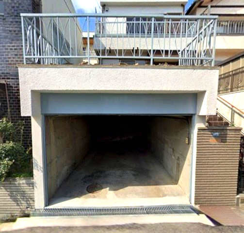 長尾町2丁目　の駐車場