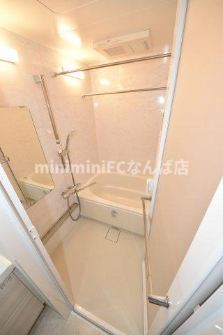 藤の邸　江戸堀の浴室