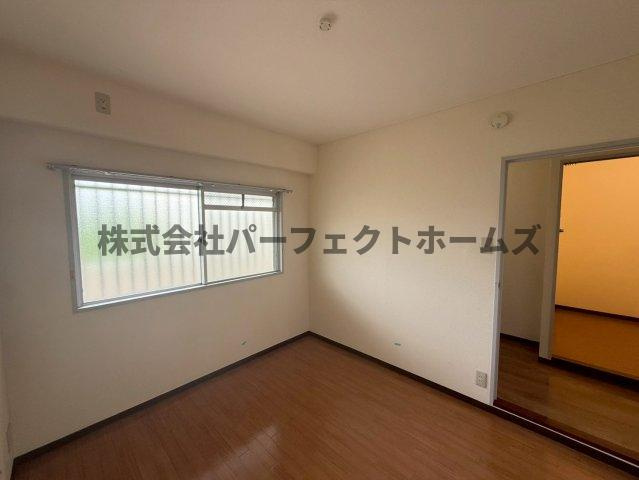 Belong枚方東1番館の洋室|落ち着いた色調の洋室です