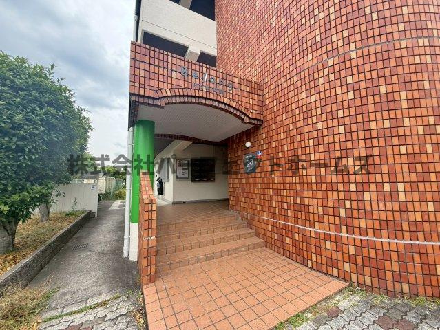 Belong枚方東1番館のエントランス|毎日通るエントランスはこのようになっています