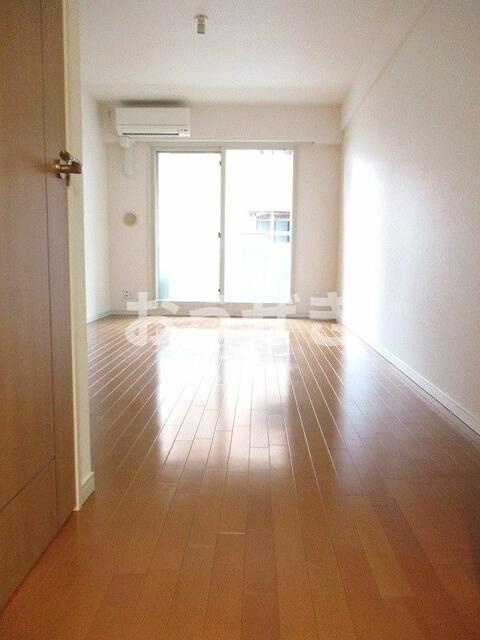 イーリス希望ヶ丘の居間・リビング