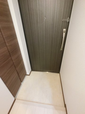 GENOVIA西千葉の玄関