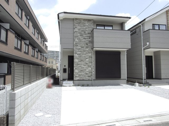 草加市長栄2丁目 新築分譲住宅 全3棟 2号棟の外観