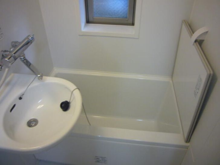 中野区江古田４丁目のアパートの浴室|バス