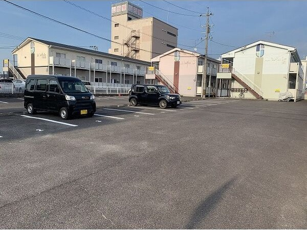 Surplus　One　錦の駐車場