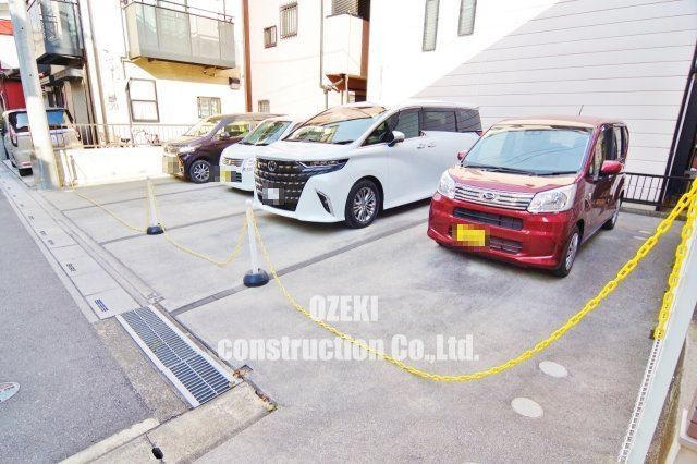 ウエストハイム大袋の駐車場|※原状空き無し