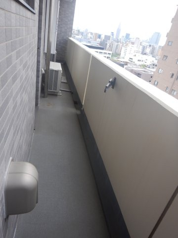 アデッソ新宿若松町のバルコニー