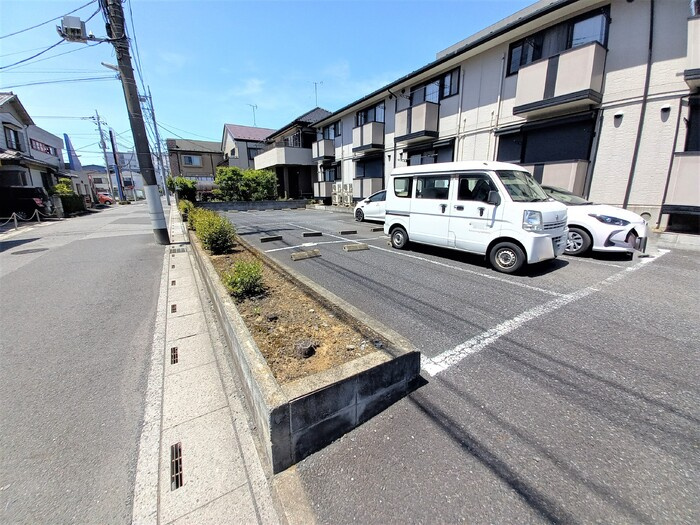 クライン・モルツの駐車場