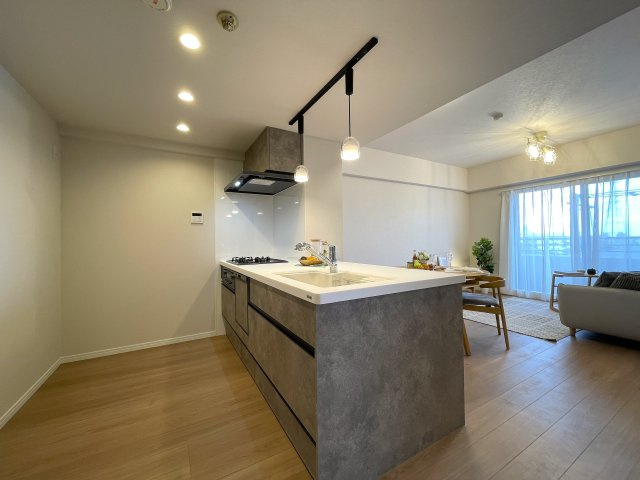 室内でなにかあれば、いつでも繋がる専用コールナンバー発行！引渡し後のアフターもある、見て納得、住んで安心の『コスモ保土ヶ谷パークフォルム』リノベーションのキッチン|キッチンです