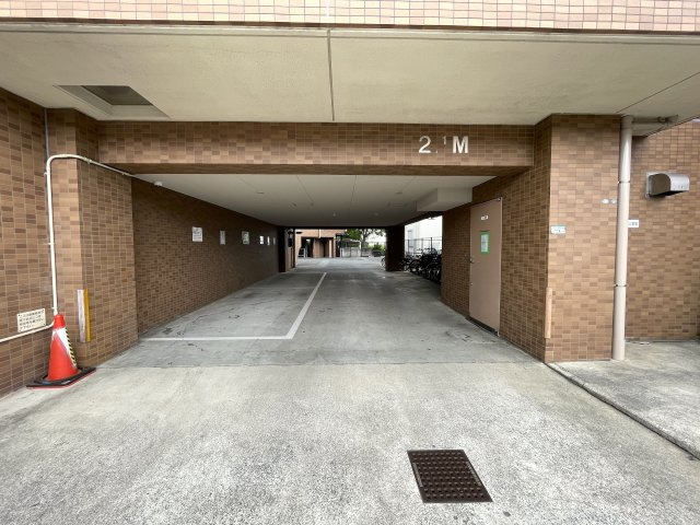 室内でなにかあれば、いつでも繋がる専用コールナンバー発行！引渡し後のアフターもある、見て納得、住んで安心の『コスモ保土ヶ谷パークフォルム』リノベーションの駐車場|駐車場の用意があります
