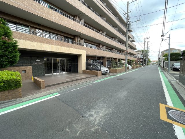 室内でなにかあれば、いつでも繋がる専用コールナンバー発行！引渡し後のアフターもある、見て納得、住んで安心の『コスモ保土ヶ谷パークフォルム』リノベーションの外観|外はこのようになっています