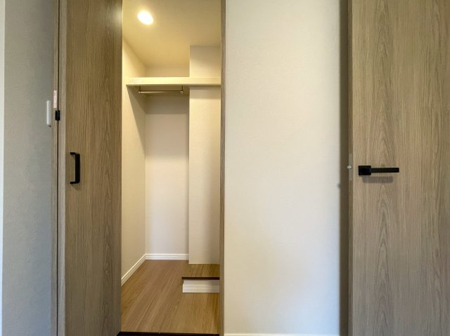 室内でなにかあれば、いつでも繋がる専用コールナンバー発行！引渡し後のアフターもある、見て納得、住んで安心の『コスモ保土ヶ谷パークフォルム』リノベーションの収納|大きなものも収納できそうです